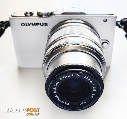 Olympus PEN Lite E-PL3 12.3 Megapixel Mirrorless Camera with 14-42mm/3.5 Lens