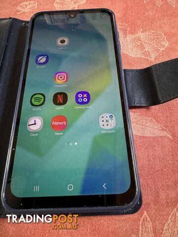 Samsung mobile - photo 2 of 4