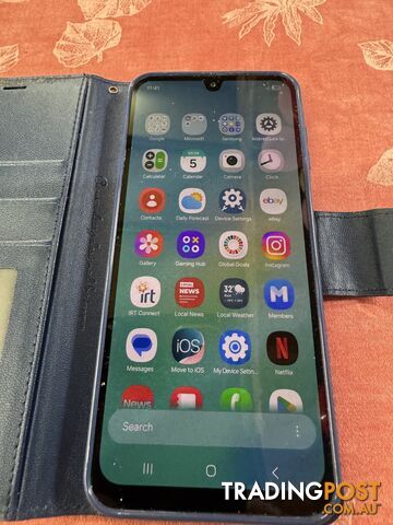 Samsung mobile - photo 3 of 4