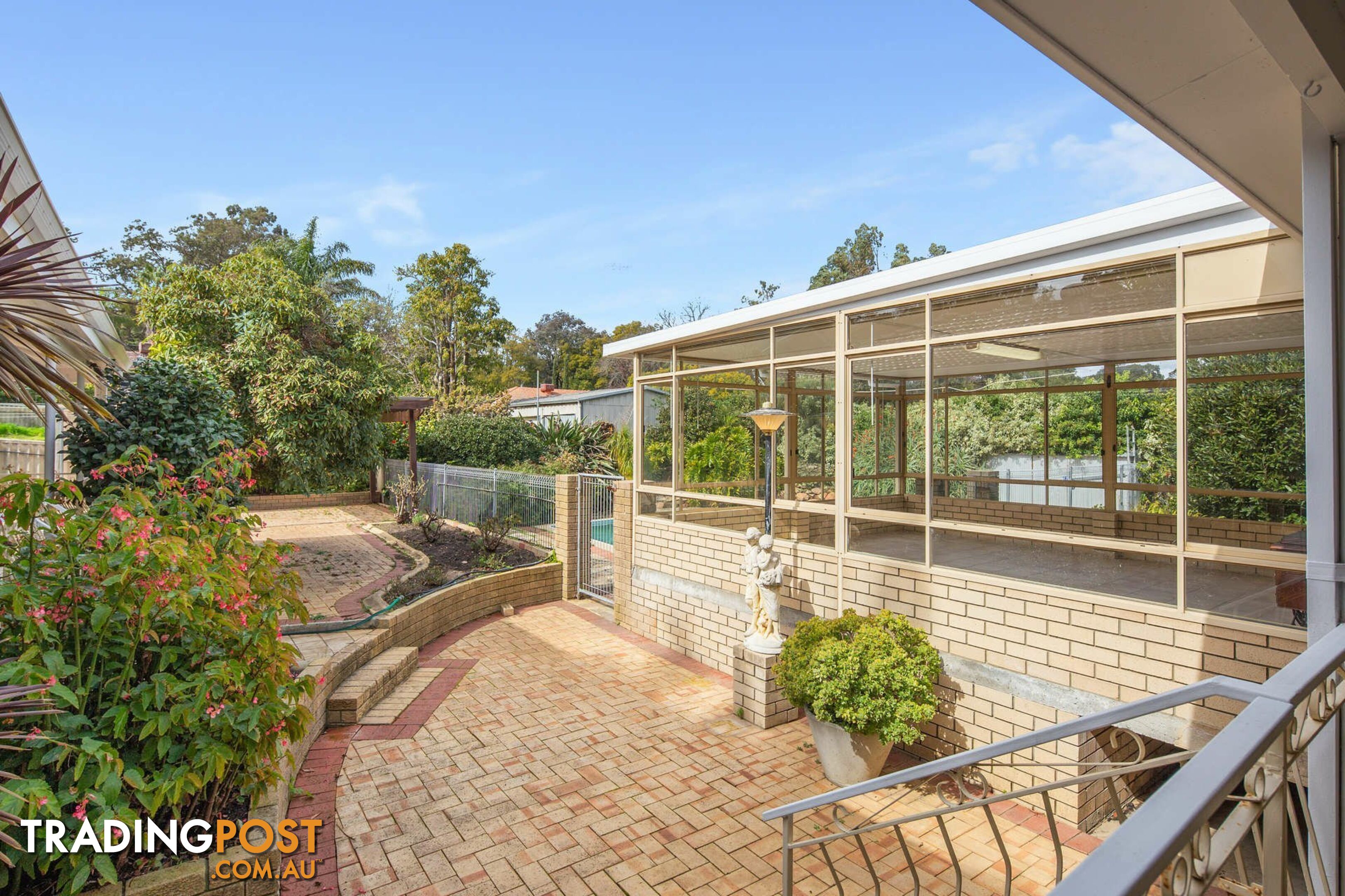 8 Avonia Road KALAMUNDA WA 6076