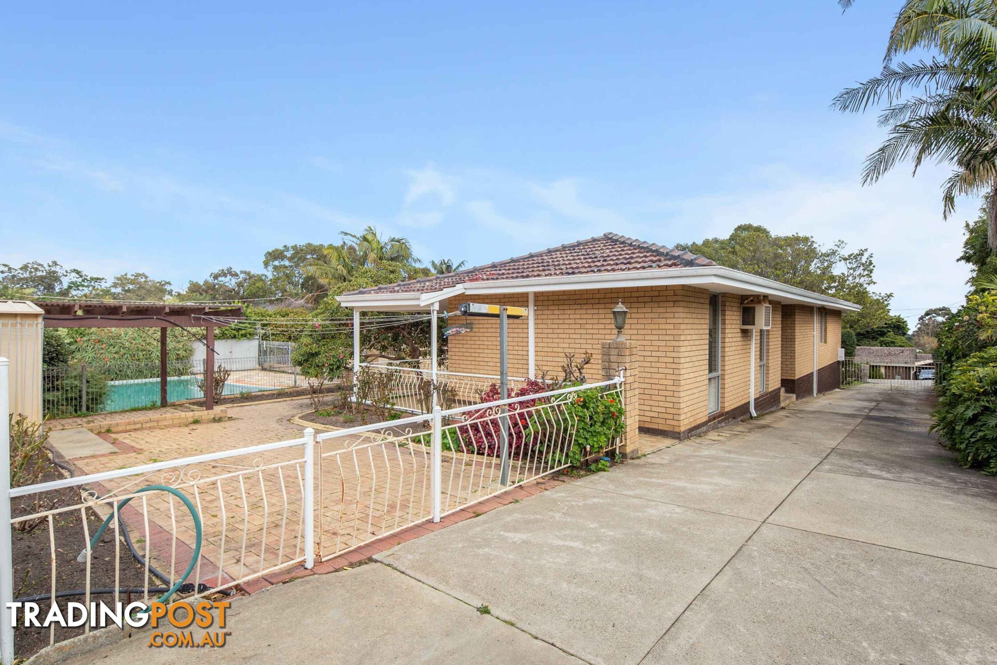 8 Avonia Road KALAMUNDA WA 6076