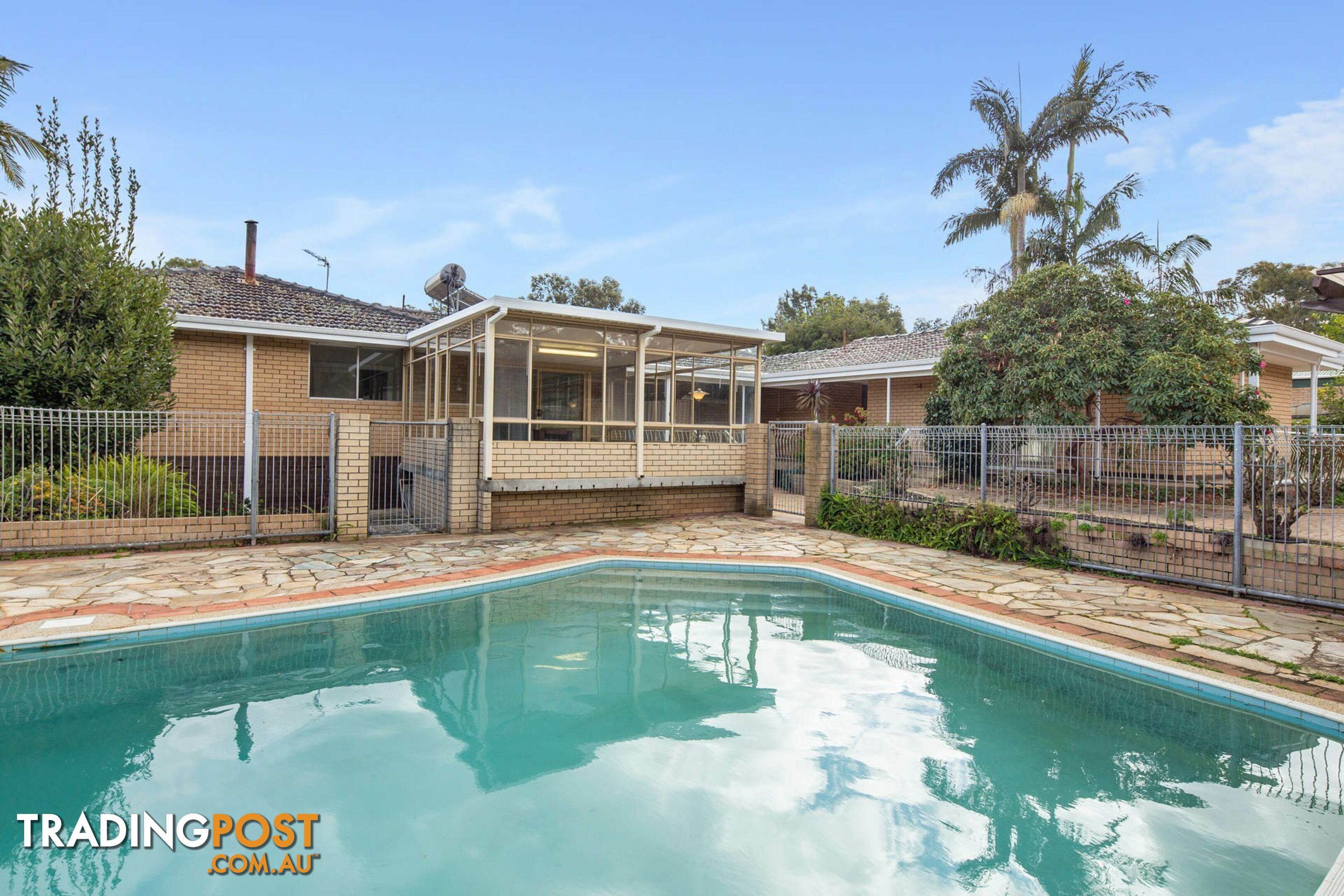 8 Avonia Road KALAMUNDA WA 6076