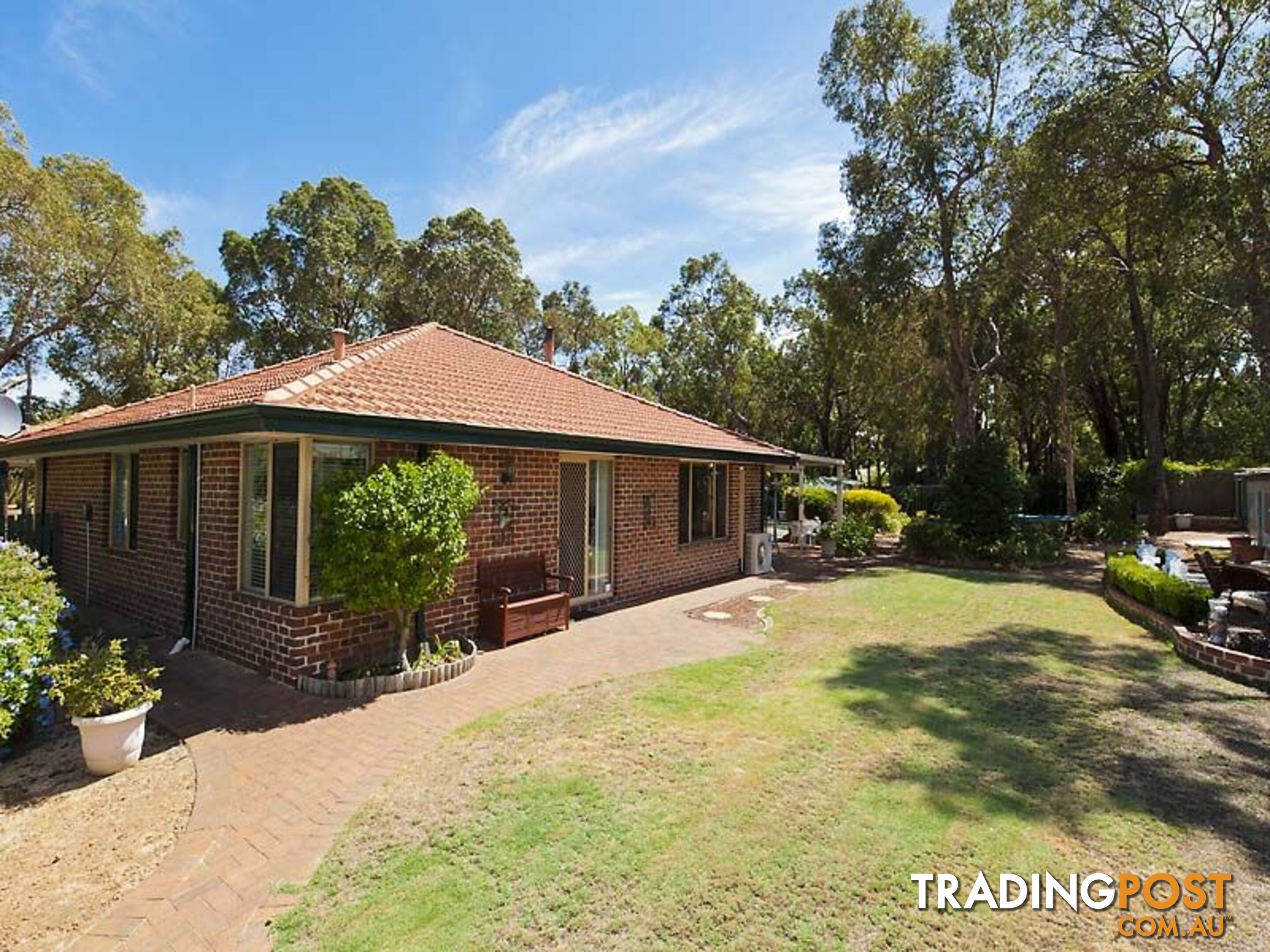 15 Giles Street LESMURDIE WA 6076