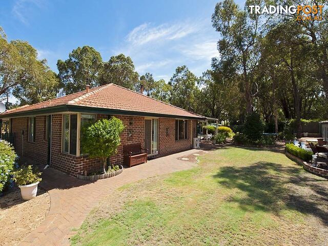 15 Giles Street LESMURDIE WA 6076