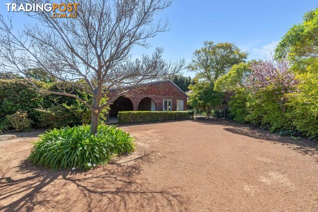 2 Blamire Road KALAMUNDA WA 6076