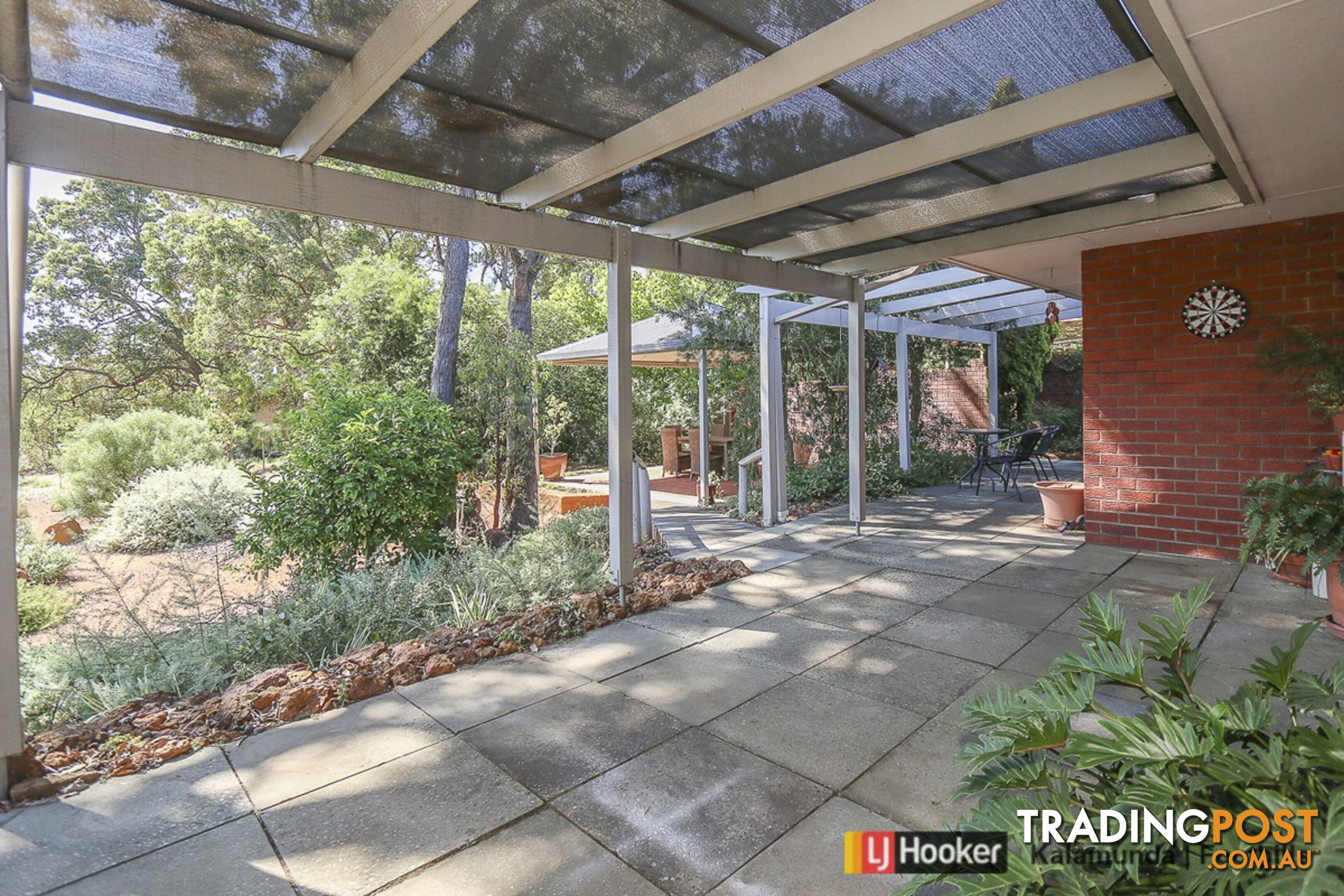 194 Lesmurdie Road LESMURDIE WA 6076