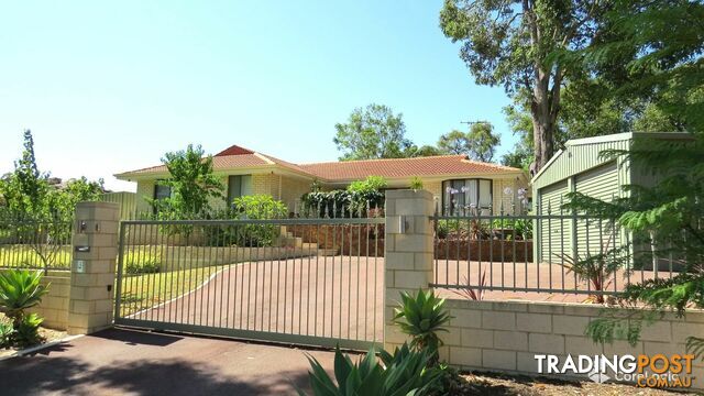 4 Maru  Way LESMURDIE WA 6076