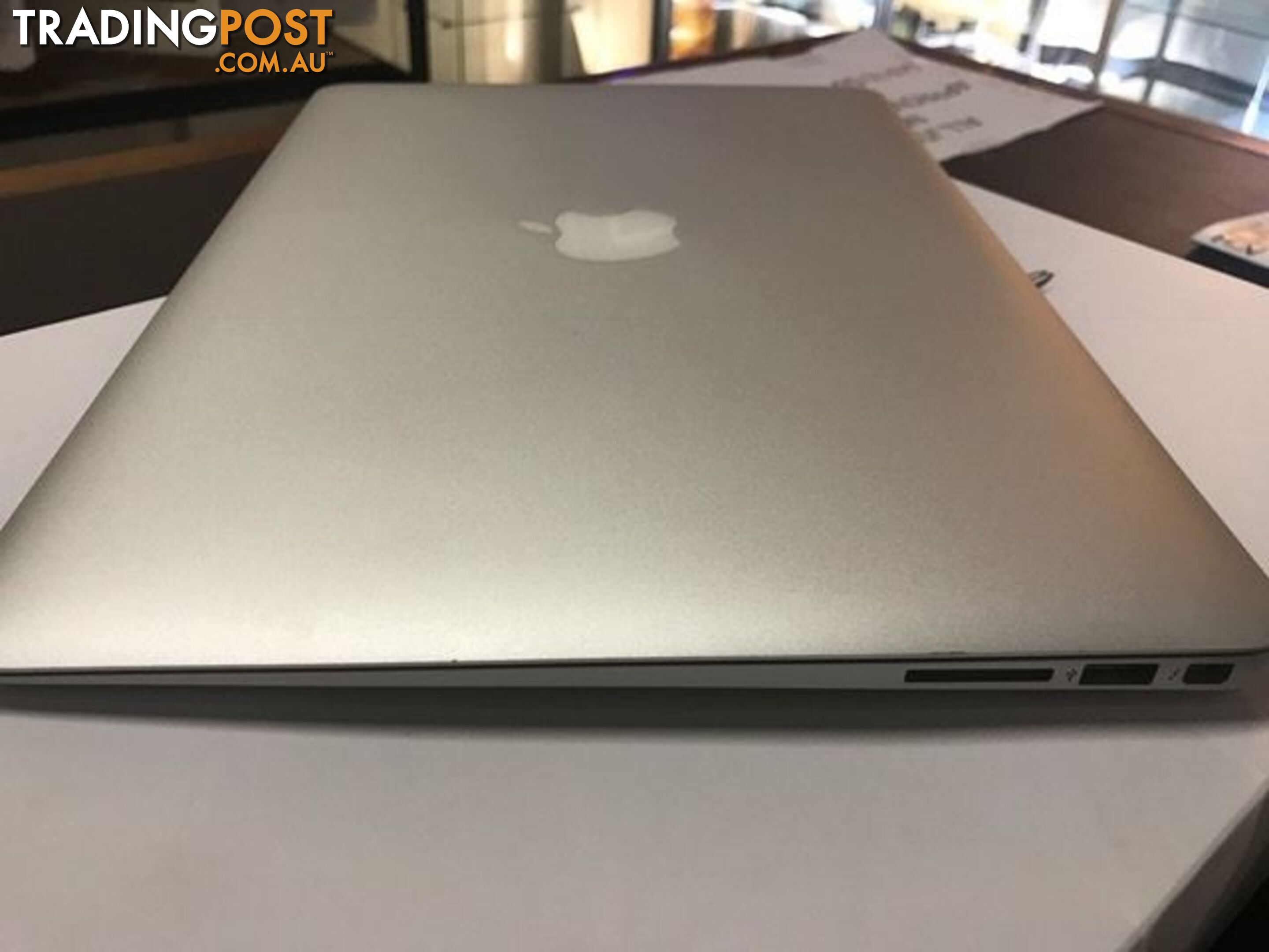 Apple MacBook Air 13" 2015 MODEL ! ****AS NEW****