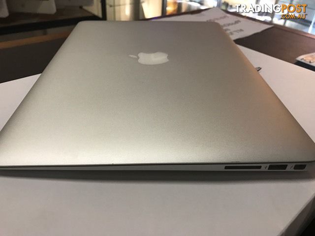 Apple MacBook Air 13" 2015 MODEL ! ****AS NEW****