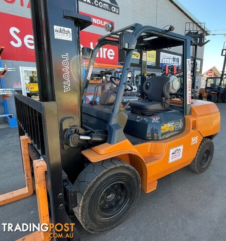 Used Toyota 5.0TON Forklift For Sale - photo 3 of 10