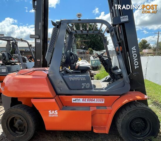 Used Toyota 7.0TON Forklift For Sale - photo 2 of 8