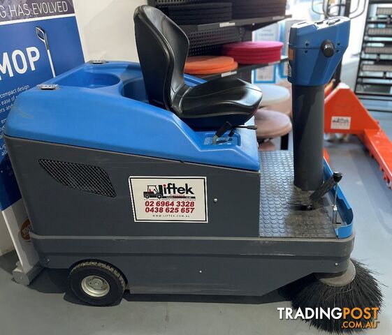 Used Conquest Ride On Floor Sweeper