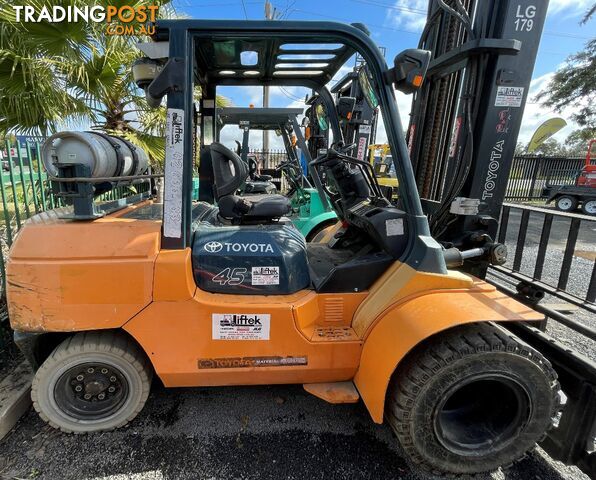 Used Toyota 4.5TON Forklift For Sale