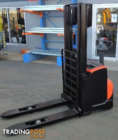 Used Toyota 1.2TON Electric Walkie Stacker - photo 3 of 7