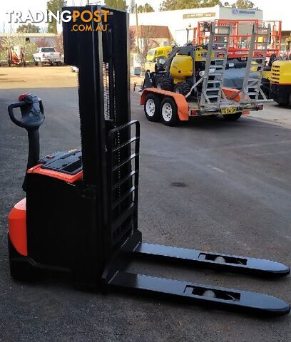 Used Toyota 1.2TON Electric Walkie Stacker - photo 4 of 7