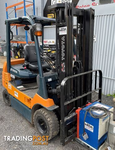 Used Toyota 7FB25 Forklift For Sale