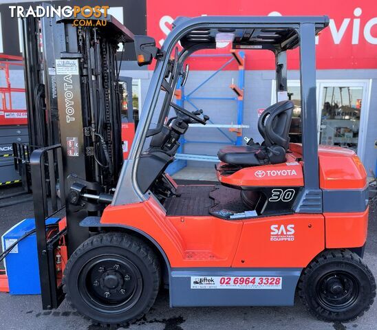 Used Toyota 3.0TON Electric Forklift For Sale