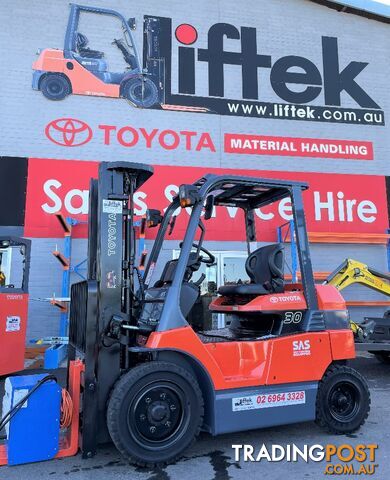 Used Toyota 3.0TON Electric Forklift For Sale