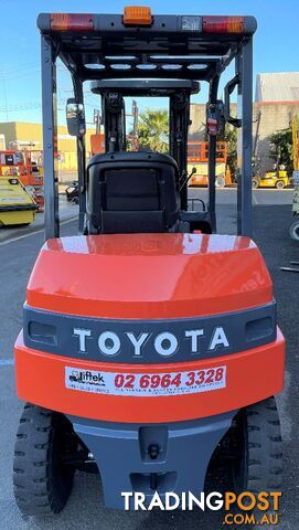 Used Toyota 3.0TON Electric Forklift For Sale