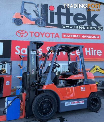 Used Toyota 3.0TON Electric Forklift For Sale
