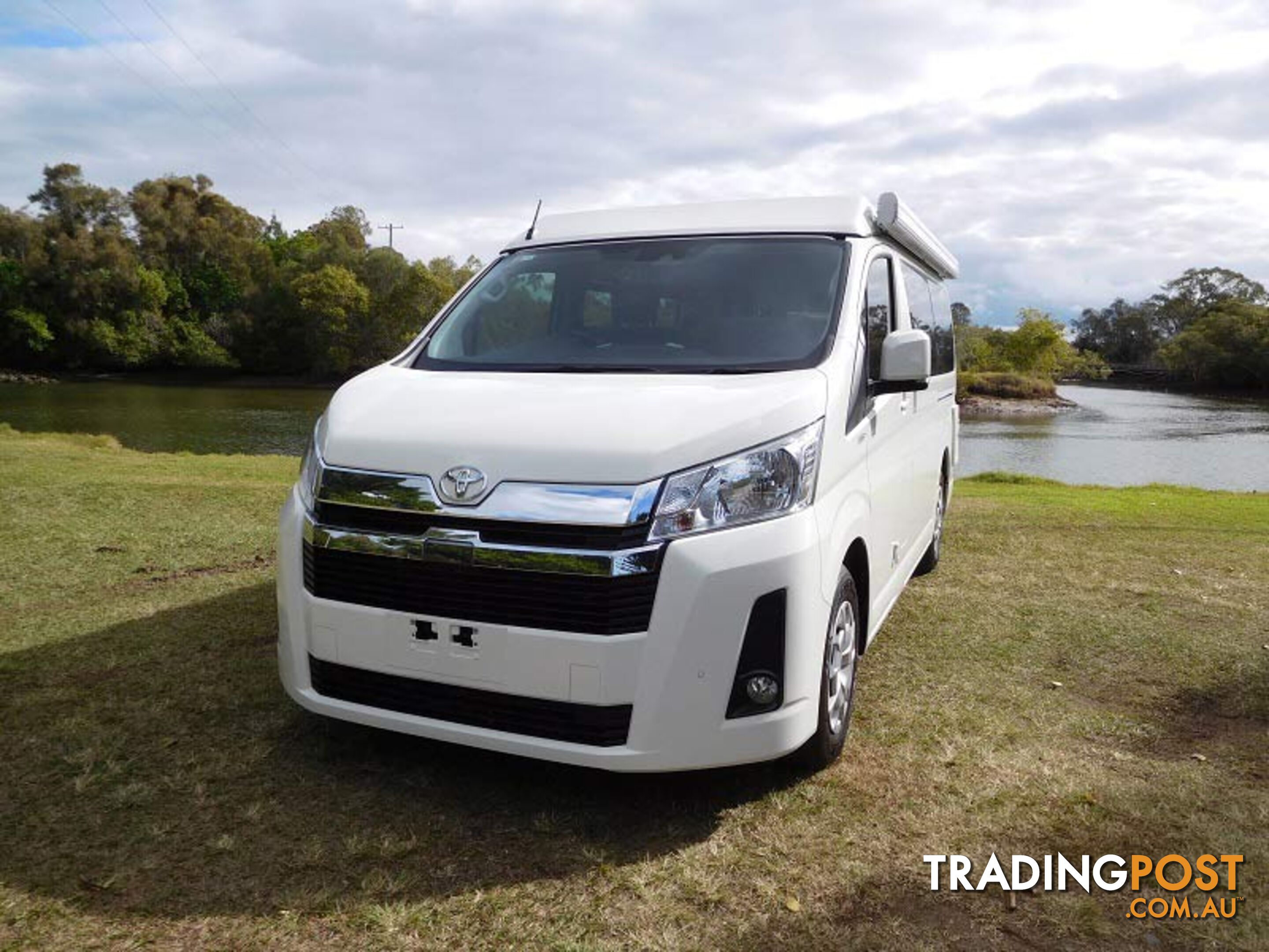 FRONTLINE ADVENTURER TOYOTA HIACE LWB