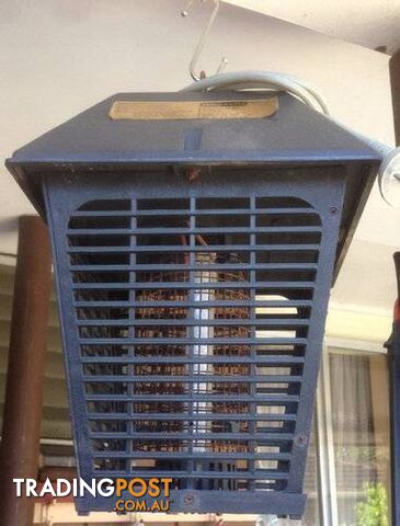AU Plug 220V Electric Mosquito Fly Bug Insect Zapper Killer