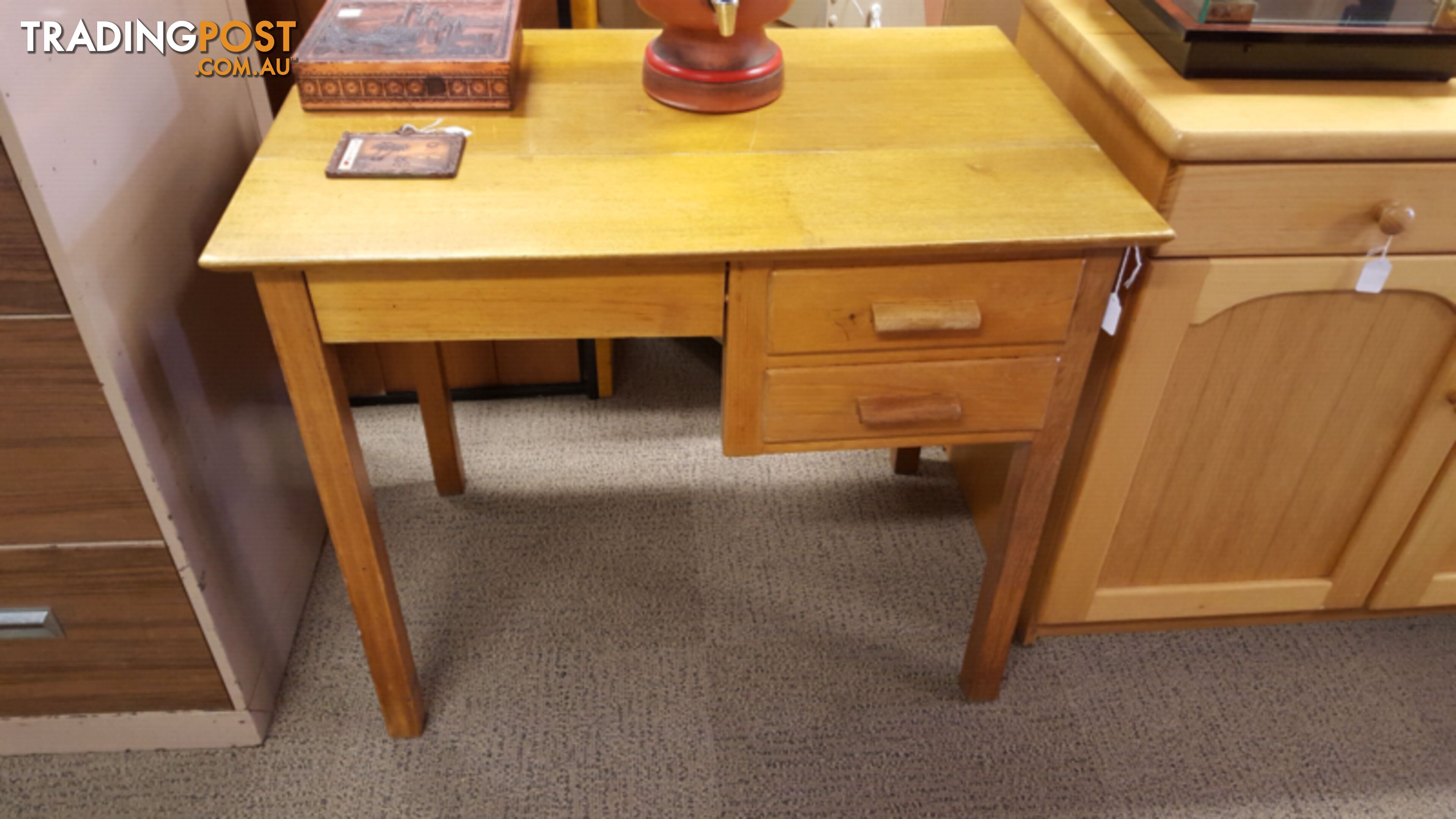 Tas Oak Desk $95
