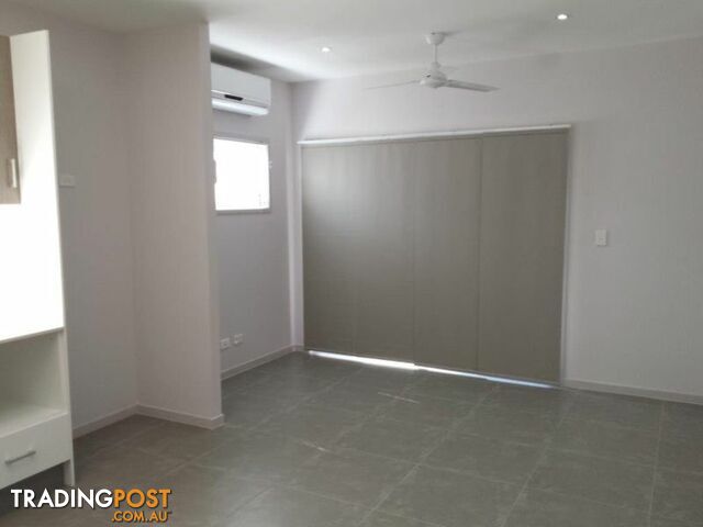 1/15 Macbeth Street KINGSTON QLD 4114