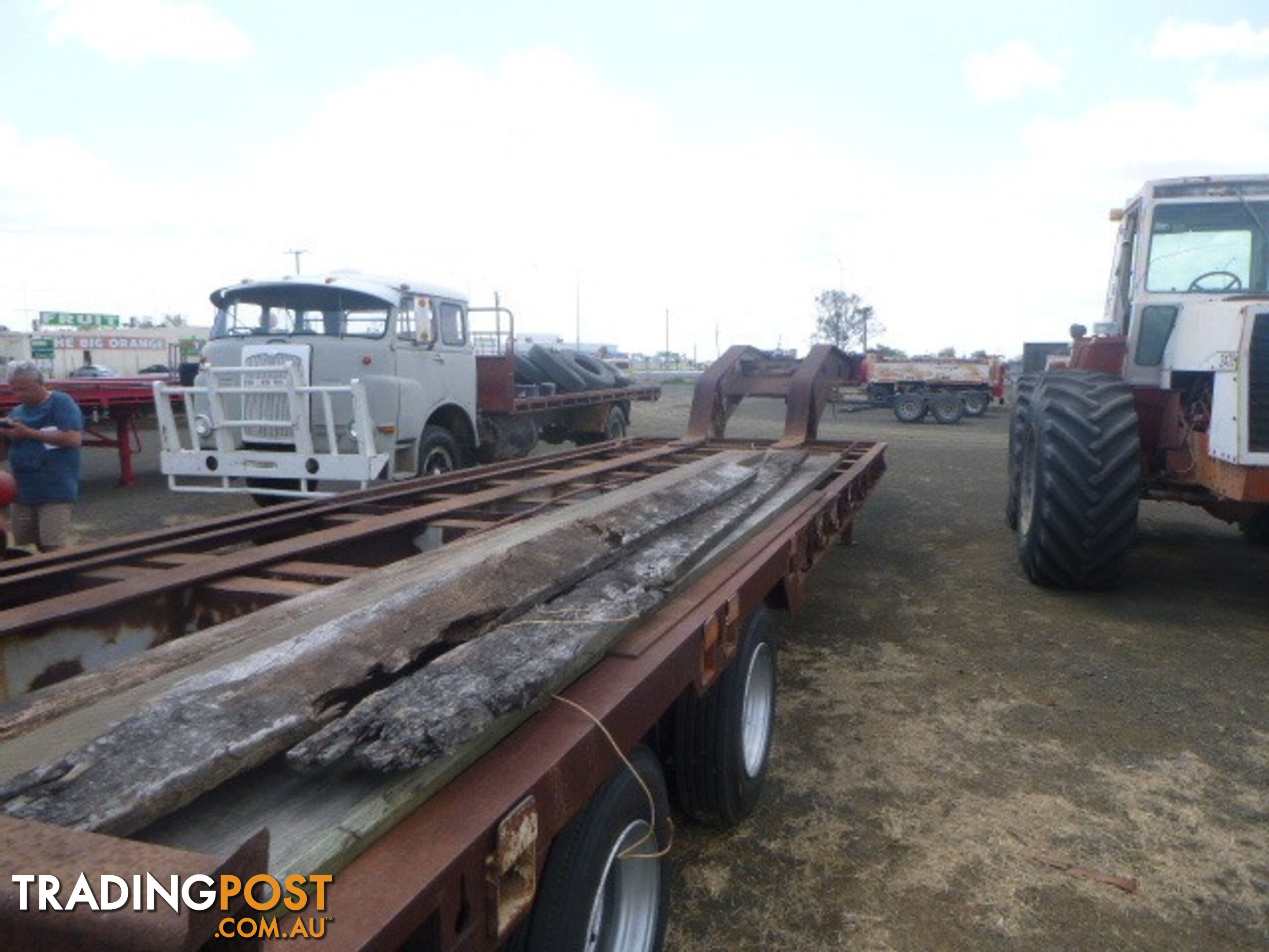 Custom Semi Low Loader/Platform Trailer