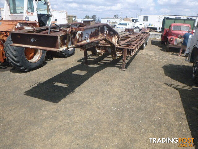 Custom Semi Low Loader/Platform Trailer