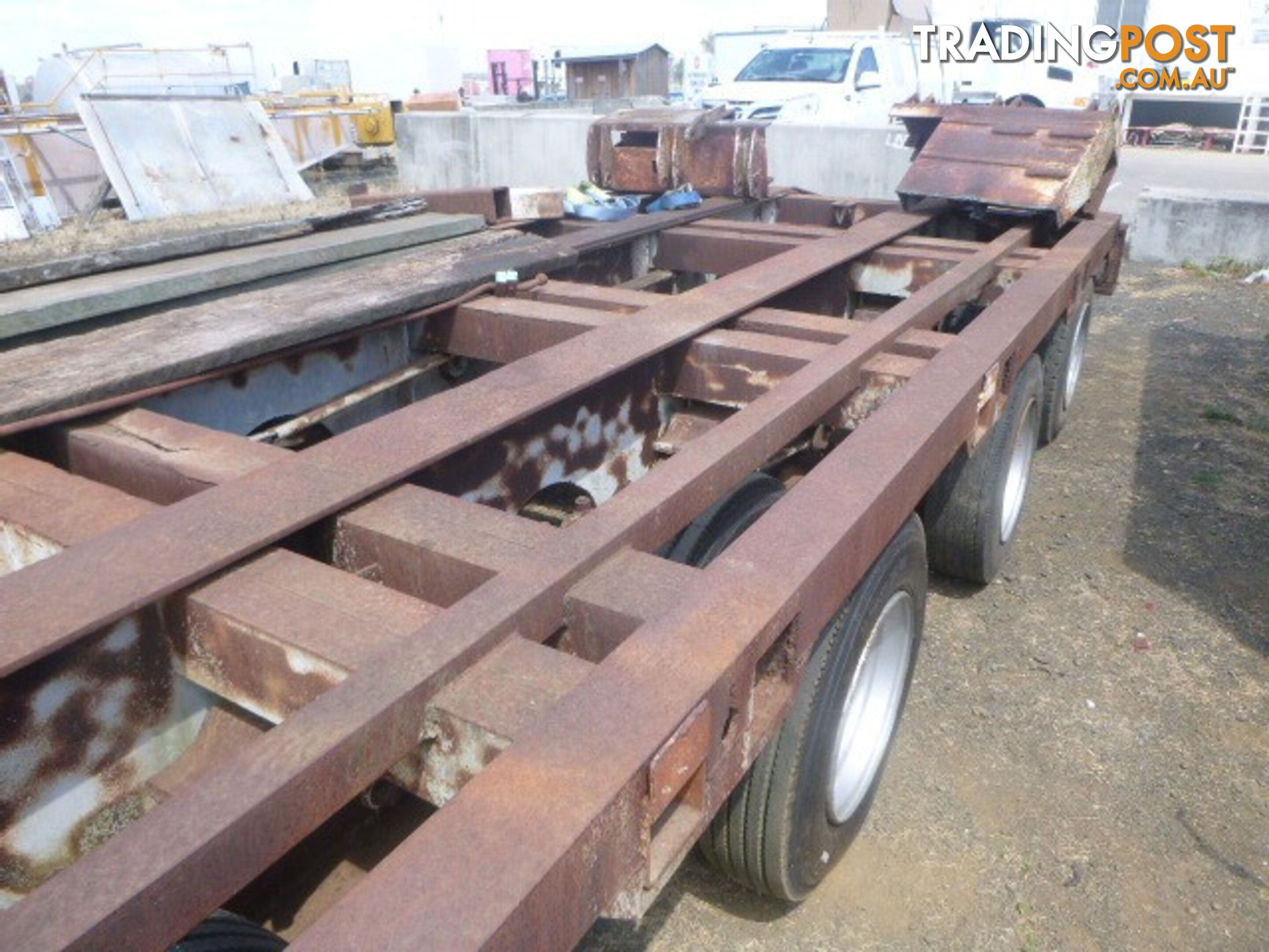 Custom Semi Low Loader/Platform Trailer