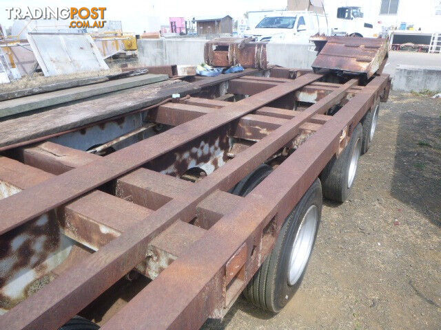 Custom Semi Low Loader/Platform Trailer