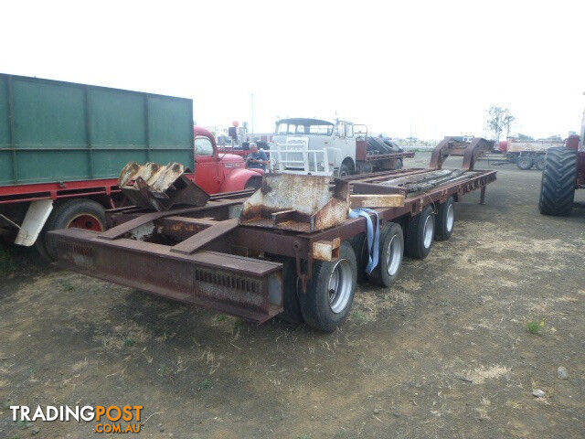 Custom Semi Low Loader/Platform Trailer