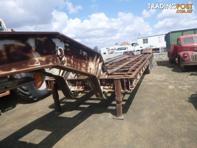 Custom Semi Low Loader/Platform Trailer