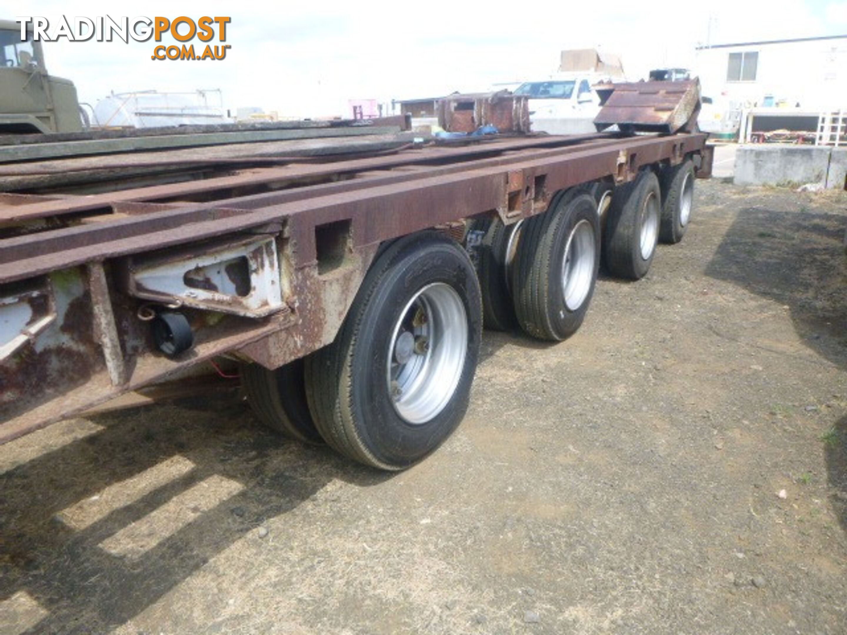 Custom Semi Low Loader/Platform Trailer