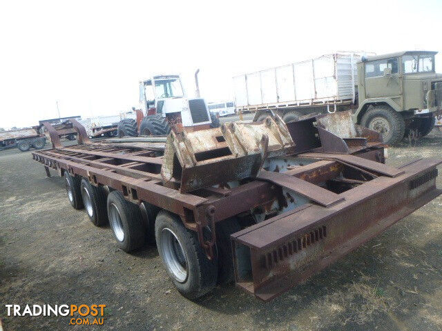 Custom Semi Low Loader/Platform Trailer