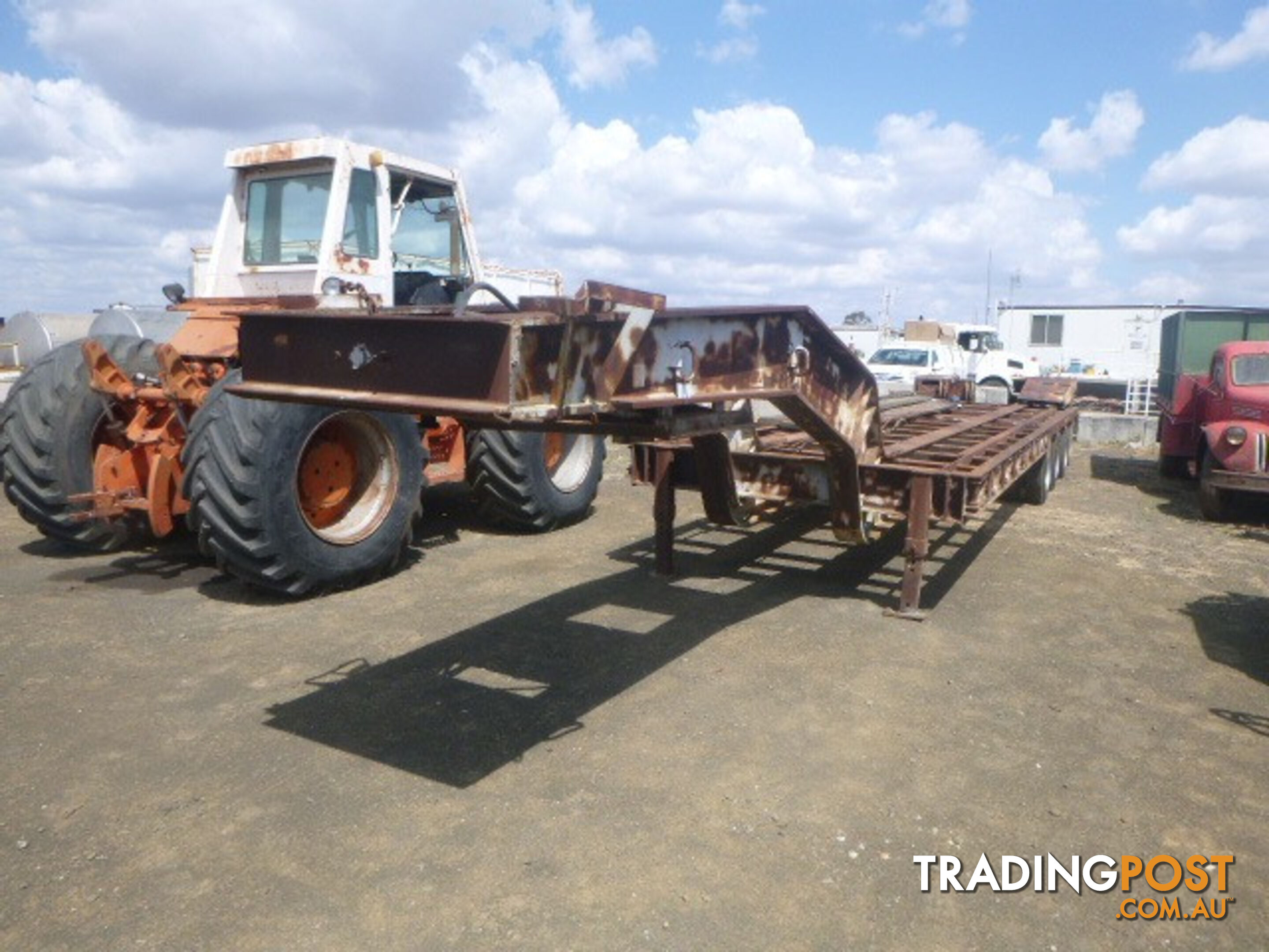 Custom Semi Low Loader/Platform Trailer