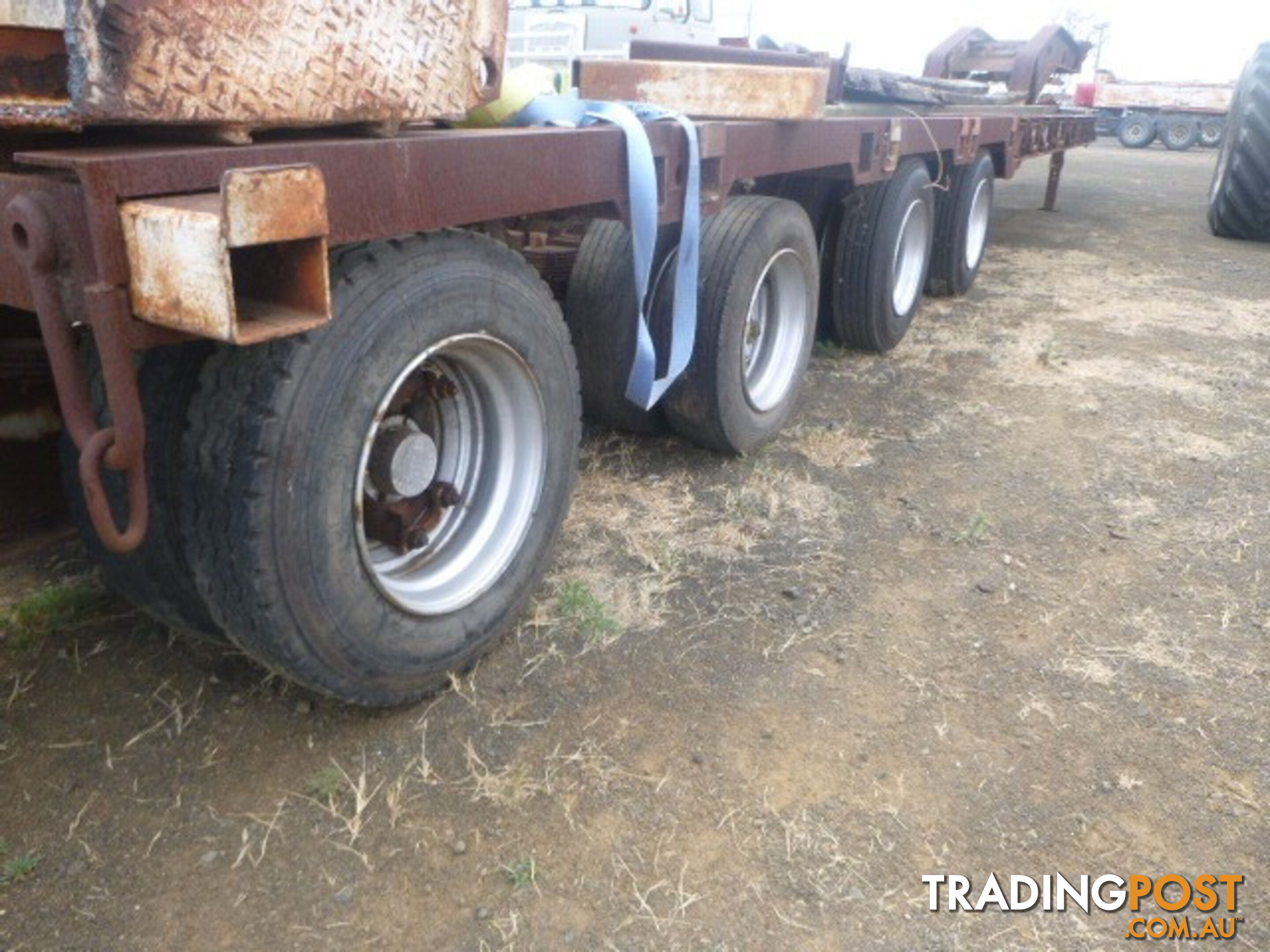 Custom Semi Low Loader/Platform Trailer