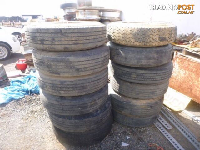 Unknown Tyres and Rims Tyre/Rim Combined Tyre/Rim