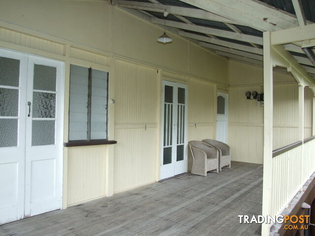 27 Regent Street GRANVILLE QLD 4650