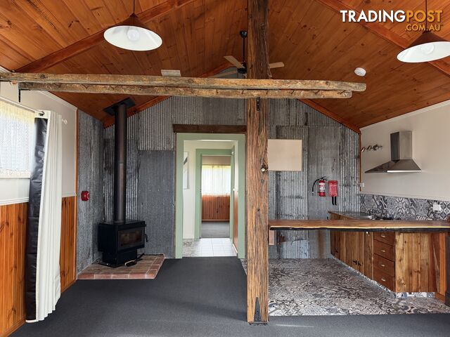 18 Mount Road WARATAH TAS 7321 - photo 2 of 4
