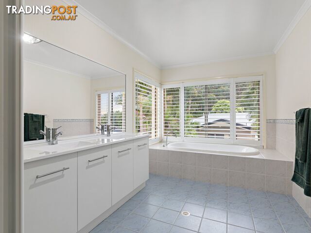 1 Whipbird Way BELMONT NSW 2280