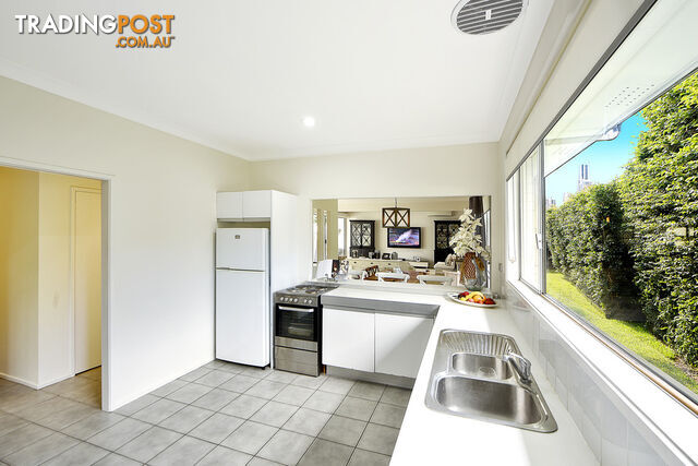 10 Valencia Avenue ISLE OF CAPRI QLD 4217