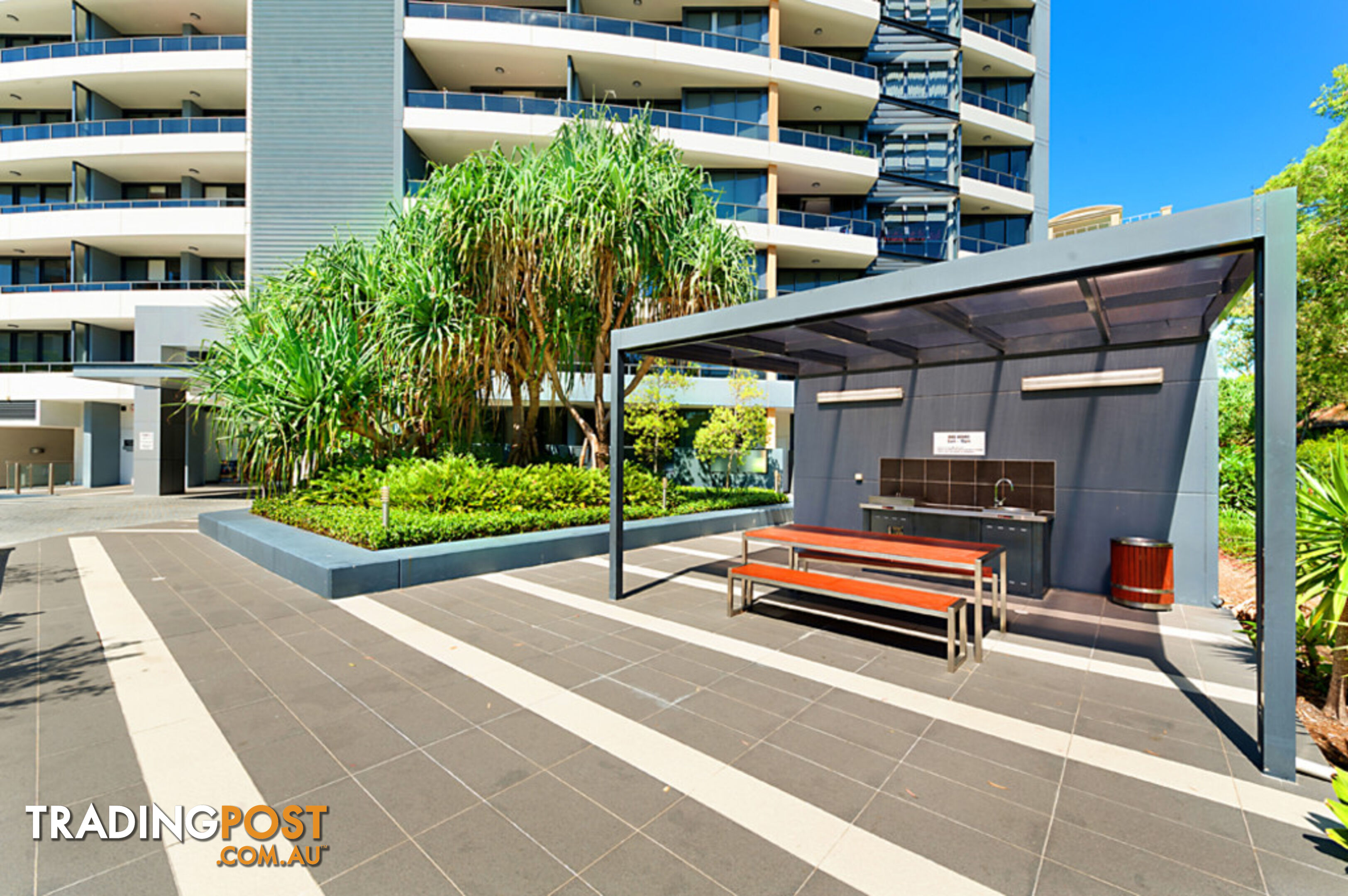 2 Aqua Street SOUTHPORT QLD 4215