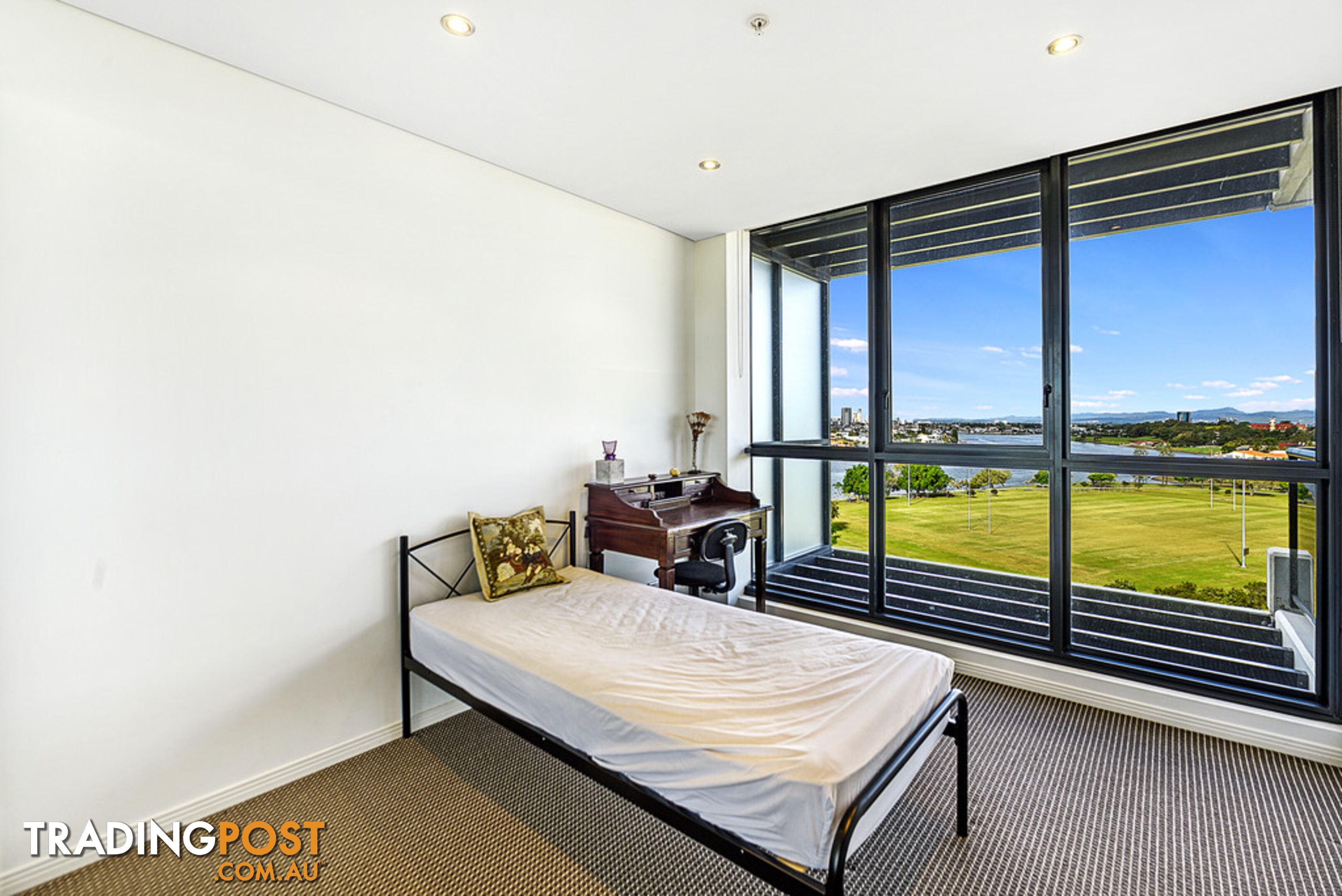 2 Aqua Street SOUTHPORT QLD 4215