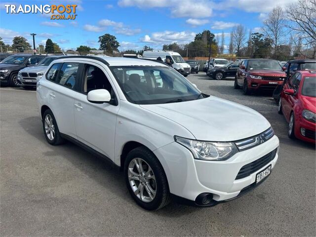 2014 MITSUBISHI OUTLANDER ES ZJMY14,5 WAGON