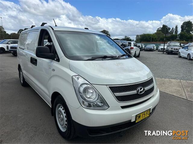 2011 HYUNDAI ILOAD  TQ-VMY11 VAN