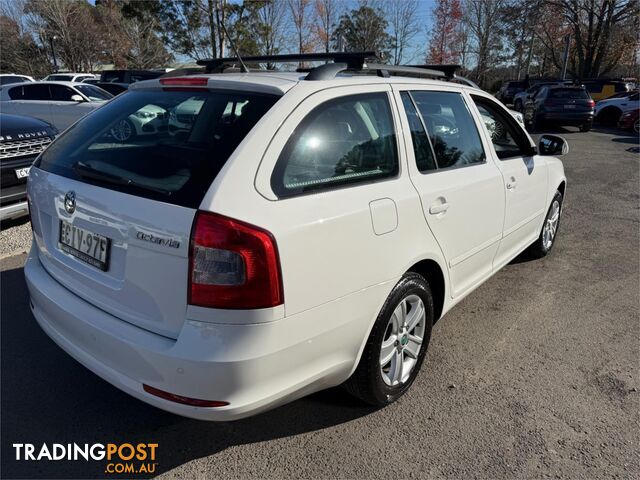 2011 SKODA OCTAVIA 77TDI 1ZMY12 WAGON - photo 5 of 19