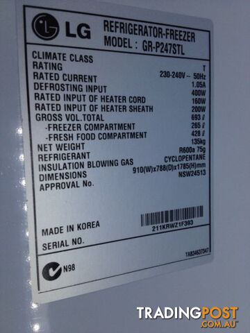 Lg 693 litre fridge $850 - photo 4 of 4