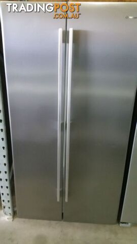 Westinghouse stainless steel fridge 610 liter